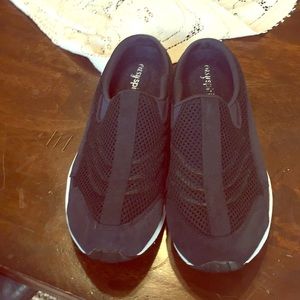 Easy Spirit navy mesh clogs.